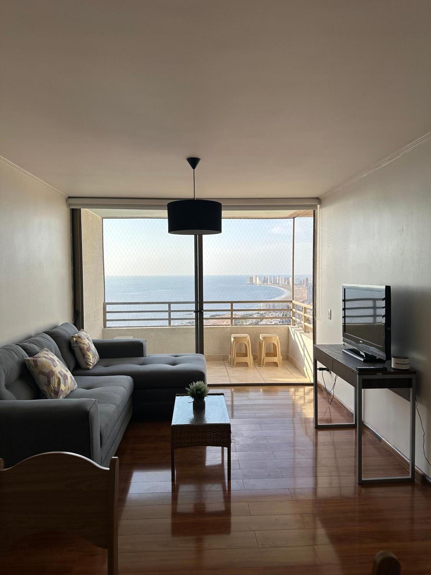 Departamento Familiar Con Balcones Y Vista Al Mar Iquique